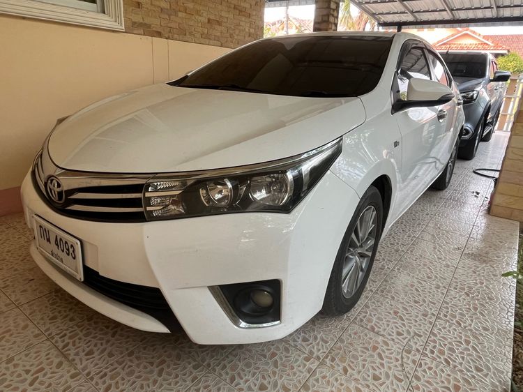 รถ Toyota Altis 1.6 E CNG สี ขาว
