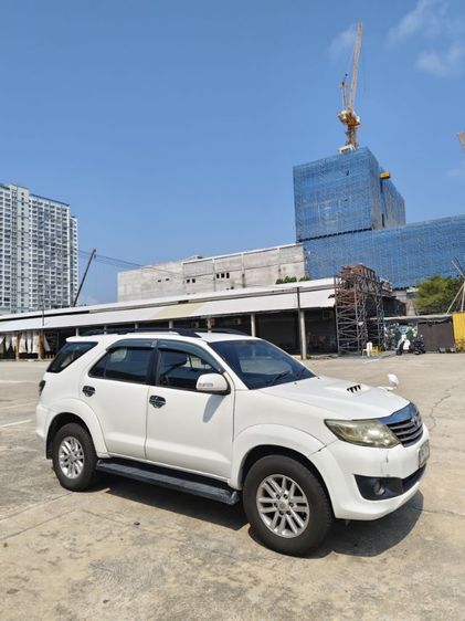 Toyota Fortuner 2013 2.4 V Van ดีเซล ไม่ติดแก๊ส เกียร์อัตโนมัติ ขาว รูปที่ 4
