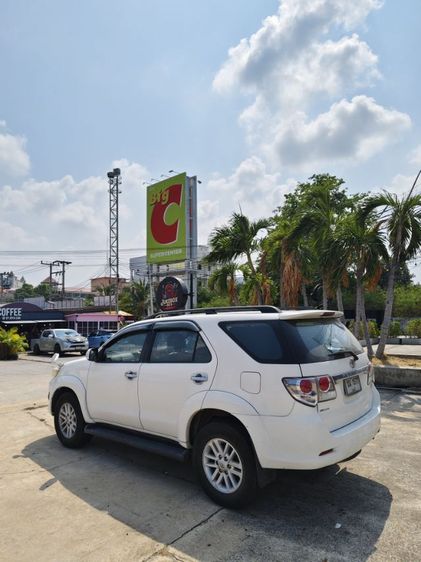Toyota Fortuner 2013 2.4 V Van ดีเซล ไม่ติดแก๊ส เกียร์อัตโนมัติ ขาว รูปที่ 2