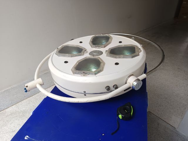 โคมไฟผ่าตัด