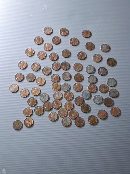 ให้หมดนี่เลยครับ ซื้อพระแล้วได้ติดมา เหรียญเงินตราต่างประเทศ(เก่า) จากหลายประเทศ ส่วนใหญ่เป็นเหรียญยุคเก่า ก่อนปีค.ศ.2,000 ครับ หมดนี้ 650 ฿ รูปที่ 3