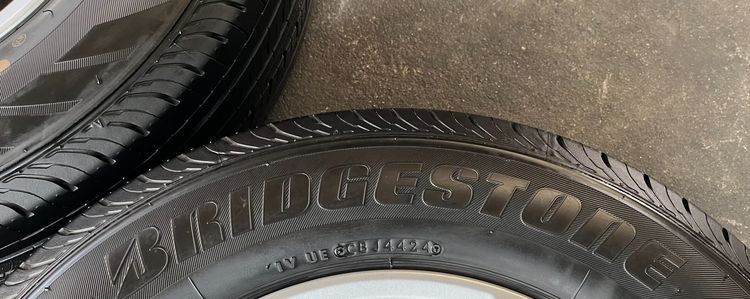 ✨น้องๆยางใหม่✨215-65-16 Bridgestone💖สวยกริ๊บ🚘ใส่กับ รถตู้ ,รถกระบะตัวเตี้ย ได้ทุกรุ่น รูปที่ 2