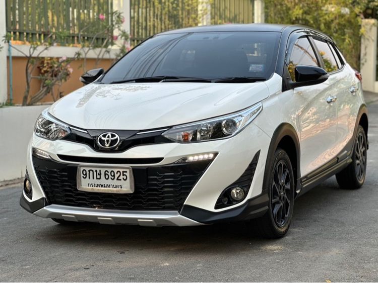 Toyota Yaris 2020 1.2 High Cross Sedan เบนซิน ไม่ติดแก๊ส เกียร์อัตโนมัติ ขาว รูปที่ 2