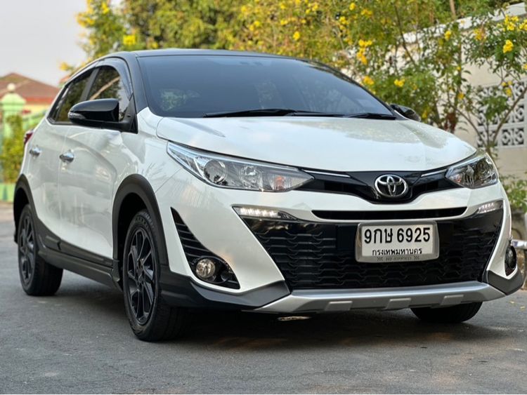 Toyota Yaris 2020 1.2 High Cross Sedan เบนซิน ไม่ติดแก๊ส เกียร์อัตโนมัติ ขาว รูปที่ 3