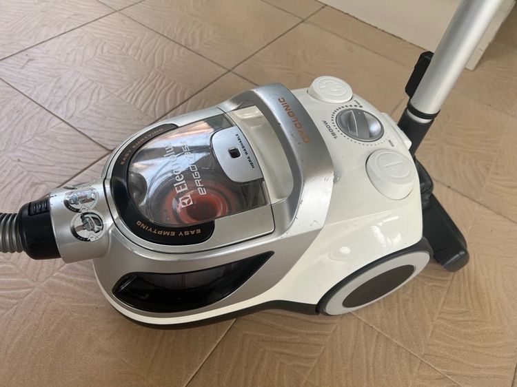 เครื่องดูดฝุ่น Electrolux สภาพดี กำลังดูดสูง รูปที่ 2