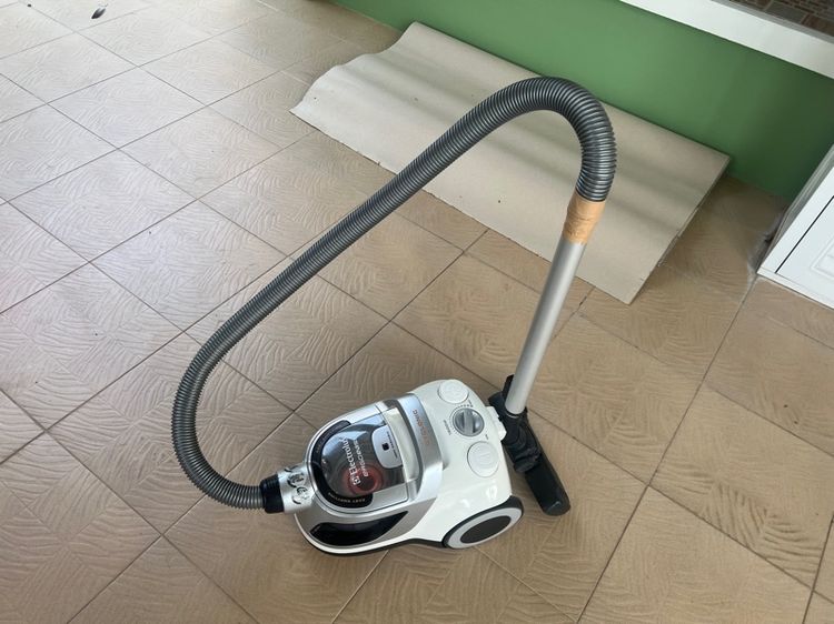 เครื่องดูดฝุ่น Electrolux สภาพดี กำลังดูดสูง รูปที่ 6