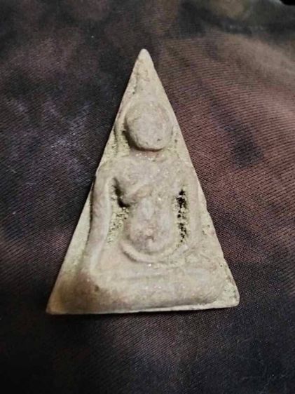 พระนางพญากรุวัดพระศรีรัตนมหาธาตุสุพรรณบุรีเนื้อดินเผา