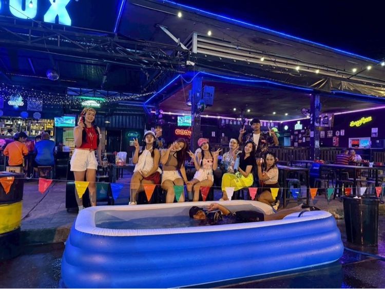 เซ้งกิจการร้านอาหาร กินดื่ม นั่งชิว รูปที่ 2