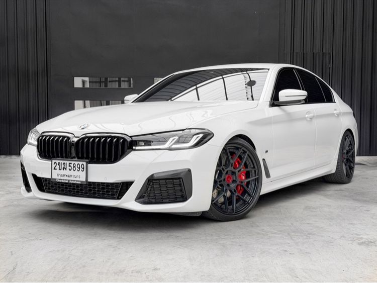 รถ BMW Series 5 520d สี ขาว