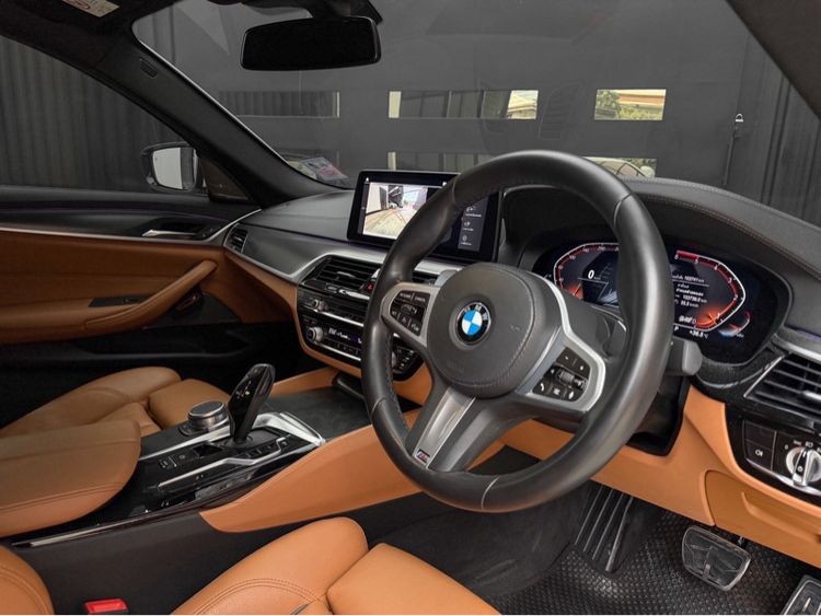 BMW Series 5 2021 520d Sedan ดีเซล เกียร์อัตโนมัติ ขาว รูปที่ 3