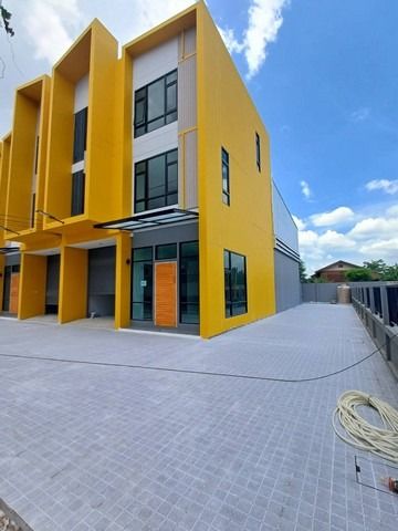 ให้เช่าโกดังและออฟฟิศหลังมุม450 ตร.มสร้างใหม่ย่านบางใหญ่ นนทบุรี ซอยกัตนา บางม่วง ไฟฟ้า3เฟส30แอมป์ จอดรถ 8-10 คัน