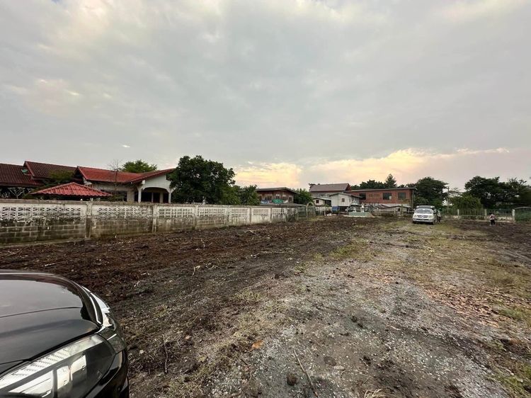 ที่ดิน พื้นถมแล้ว มีรั้วรอบ ที่ติดริมคลอง รูปที่ 4