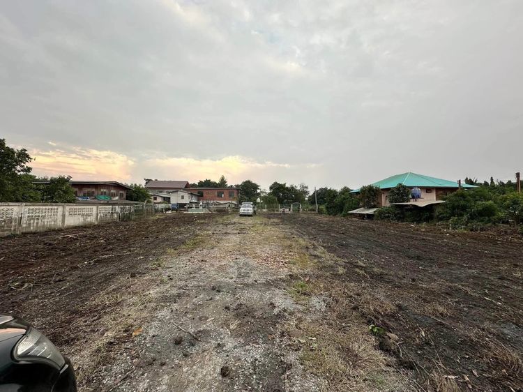 ที่ดิน พื้นถมแล้ว มีรั้วรอบ ที่ติดริมคลอง รูปที่ 2