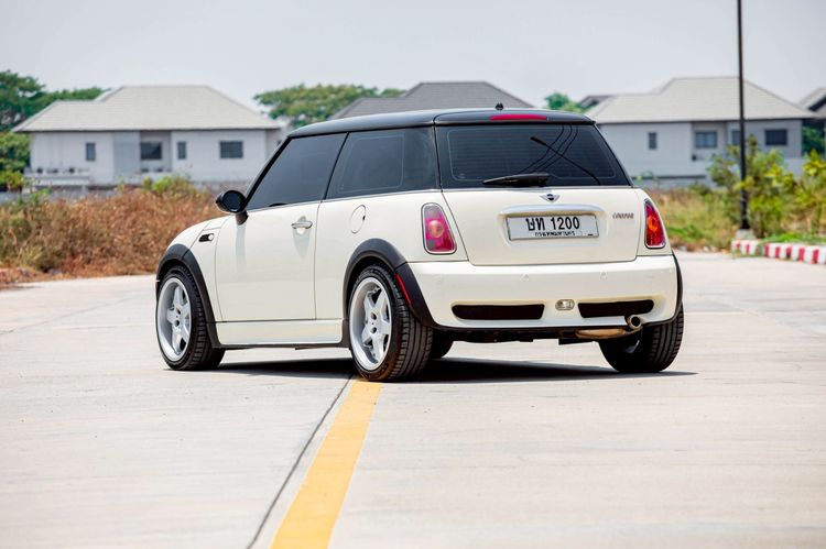 Mini COOPER 2004 รุ่นย่อยอื่นๆ Sedan เบนซิน เกียร์อัตโนมัติ ขาว รูปที่ 3