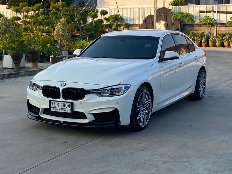 BMW Series 3 2015 320d Sedan ดีเซล ไม่ติดแก๊ส เกียร์อัตโนมัติ ขาว รูปที่ 3