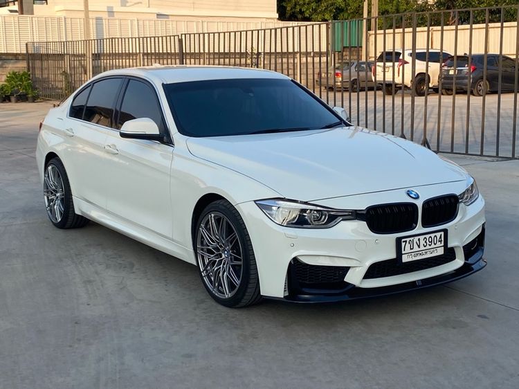 รถ BMW Series 3 320d สี ขาว