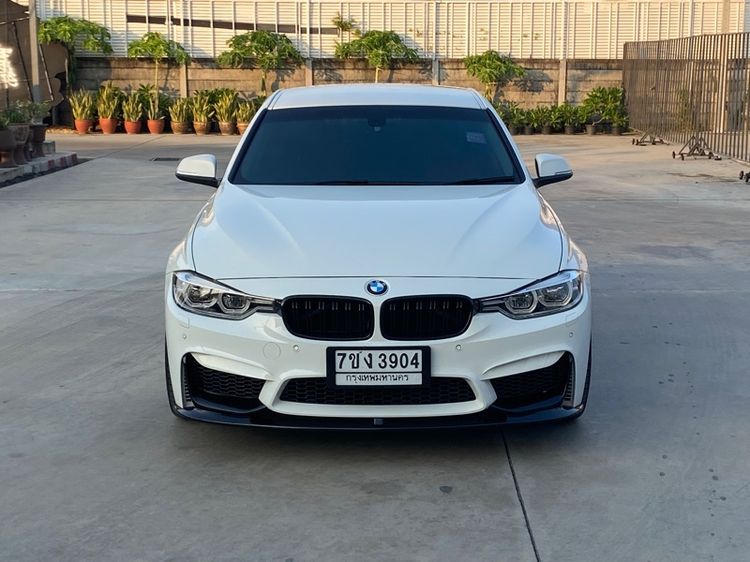 BMW Series 3 2015 320d Sedan ดีเซล ไม่ติดแก๊ส เกียร์อัตโนมัติ ขาว รูปที่ 2