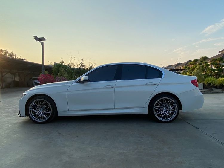 BMW Series 3 2015 320d Sedan ดีเซล ไม่ติดแก๊ส เกียร์อัตโนมัติ ขาว รูปที่ 4