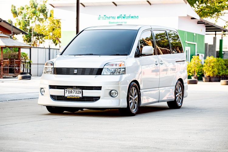 รถ Toyota Voxy 2.0 ZS สี เทา