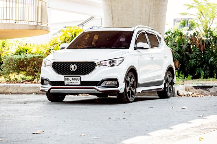 รถ MG ZS 1.5X+ Sunroof สี ขาว