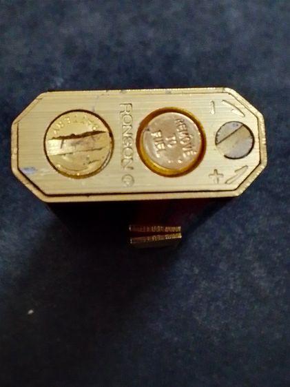 ส่งต่อมรดก ไฟแช็ก Ronson วินเทจ (ระบบ Electronic) สีทองหรูสลับแดง-ดำ พร้อมกล่องเดิมครบชุด รูปที่ 6