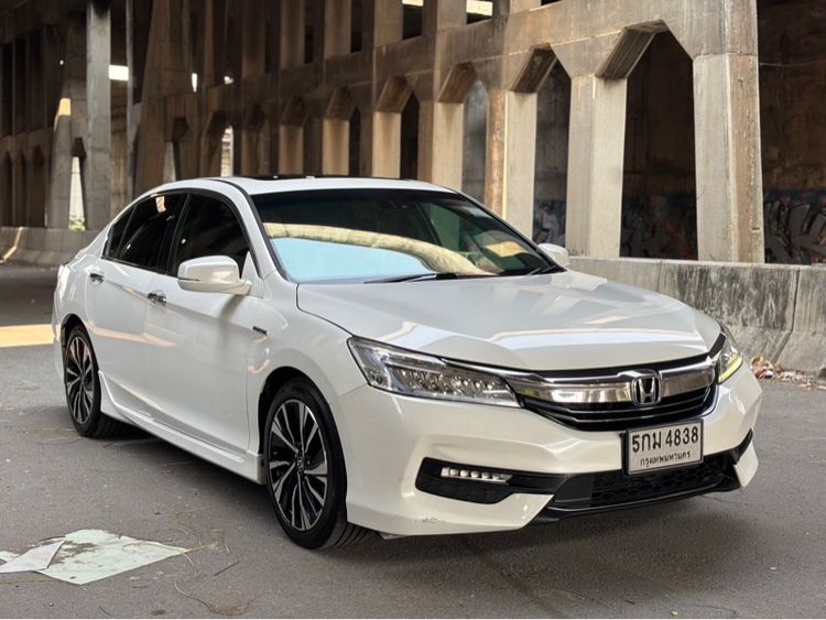 Honda Accord 2016 2.0 e:HEV EL Sedan ปลั๊กอินไฮบริด (PHEV) ไม่ติดแก๊ส เกียร์อัตโนมัติ ขาว รูปที่ 2
