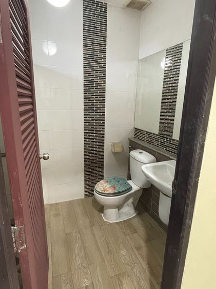 อื่นๆ มีบางส่วน 2016 ขายทาว์โฮม 2 ชั้น 3นอน 2น้ำ หน้ากว้าง 6ม.จอดรถได้ 2 คัน ใกล้สำเพ็งเมืองคอน (064-4948755)เจ้าของขายเอง รูปที่ 4