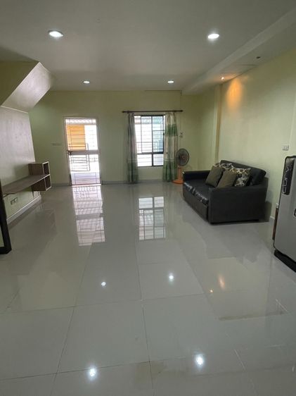 อื่นๆ มีบางส่วน 2016 ขายทาว์โฮม 2 ชั้น 3นอน 2น้ำ หน้ากว้าง 6ม.จอดรถได้ 2 คัน ใกล้สำเพ็งเมืองคอน (064-4948755)เจ้าของขายเอง รูปที่ 2