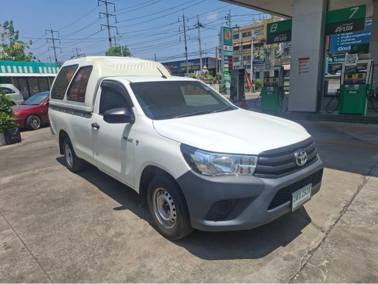 รถ Toyota Hilux Revo 2.4 E สี ขาว