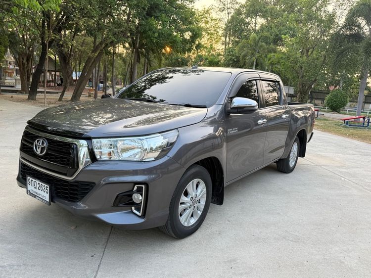 รถ Toyota Hilux Revo 2.4 E สี เทา