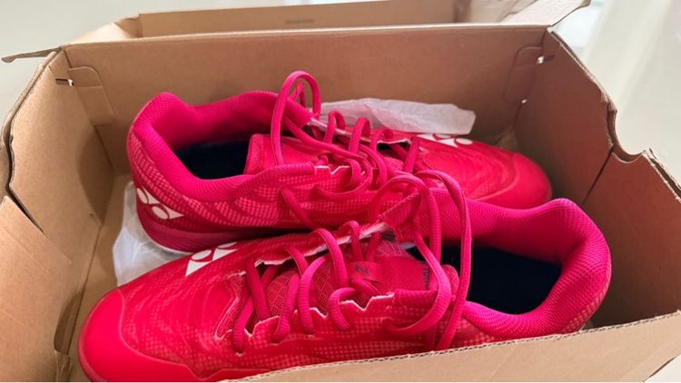 รองเท้าแบด Yonex Power Cushion Aerus Z Men 2 สี Ruby Red 27.5CM , 9.5US สภาพเหมือนใหม่ รูปที่ 3