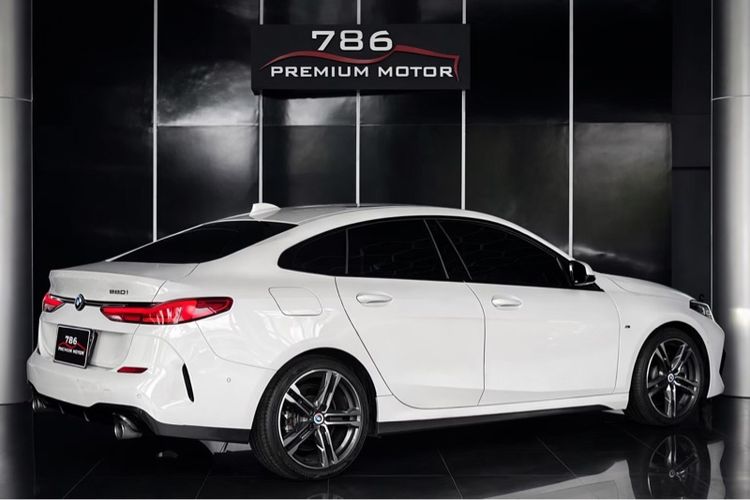 BMW Series 2 2023 220i Sedan เบนซิน ไม่ติดแก๊ส เกียร์อัตโนมัติ ขาว รูปที่ 2