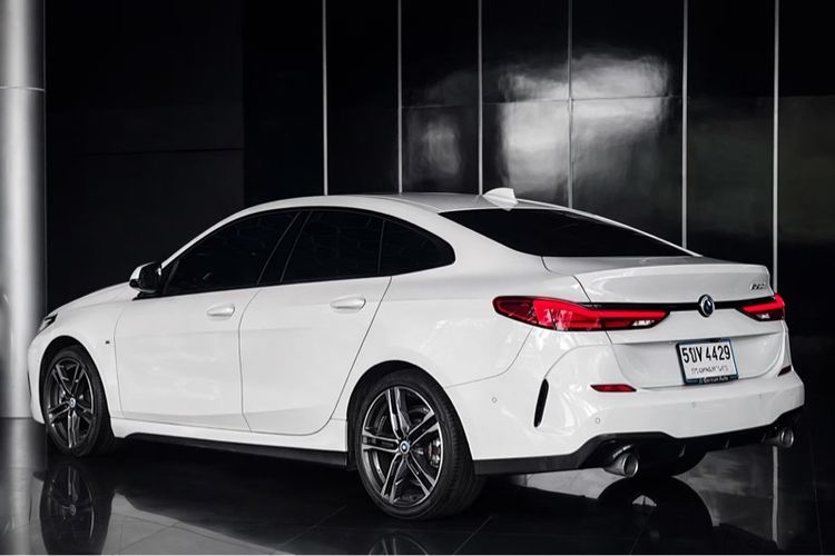 BMW Series 2 2023 220i Sedan เบนซิน ไม่ติดแก๊ส เกียร์อัตโนมัติ ขาว รูปที่ 3