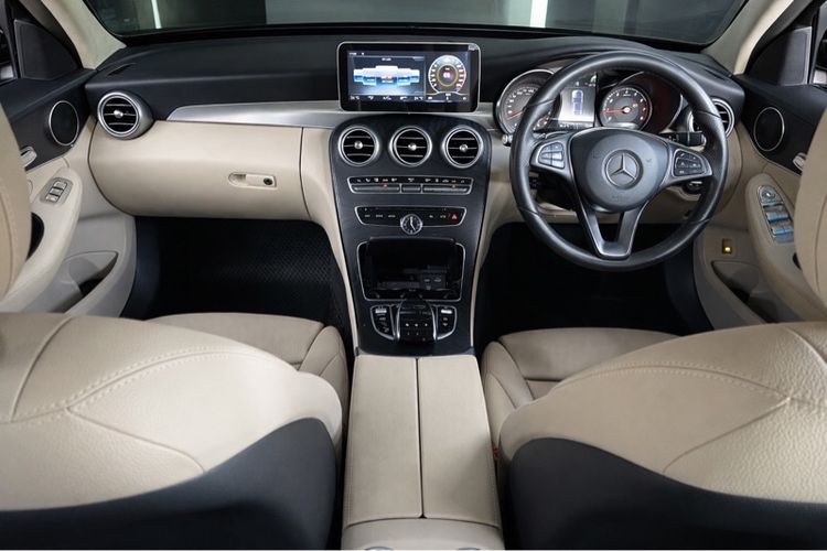 Mercedes-Benz C-Class 2018 C350 Sedan ปลั๊กอินไฮบริด (PHEV) ไม่ติดแก๊ส เกียร์อัตโนมัติ ดำ รูปที่ 4