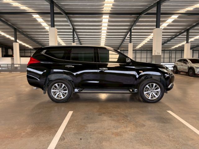 รถ Mitsubishi Pajero Sport 2.4 GT Premium สี ดำ