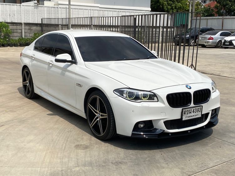 BMW Series 5 2015 525d Sedan ดีเซล ไม่ติดแก๊ส เกียร์อัตโนมัติ ขาว รูปที่ 3