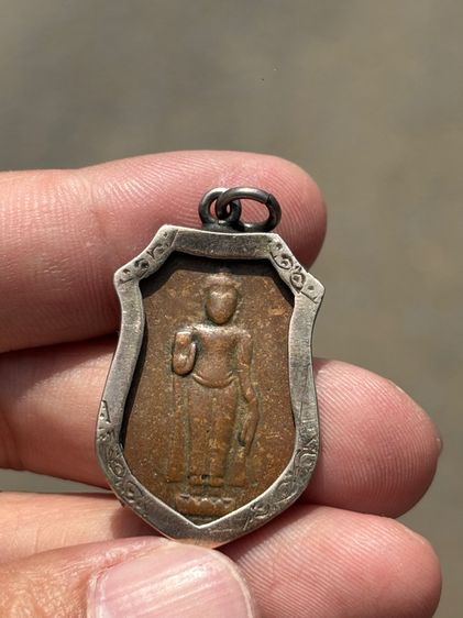 พระเก่าไม่ทราบที่ เลี่ยมเงิน รูปที่ 2