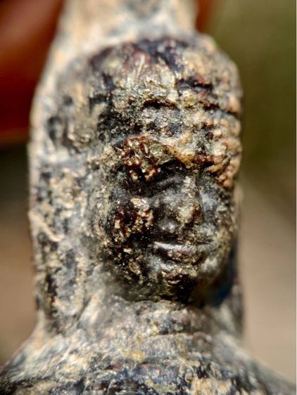 พระหูยาน กรุเก่า กรุวัดพระศรีรัตนมหาธาตุลพบุรี เนื้อชินสนิมแดง  รูปที่ 4