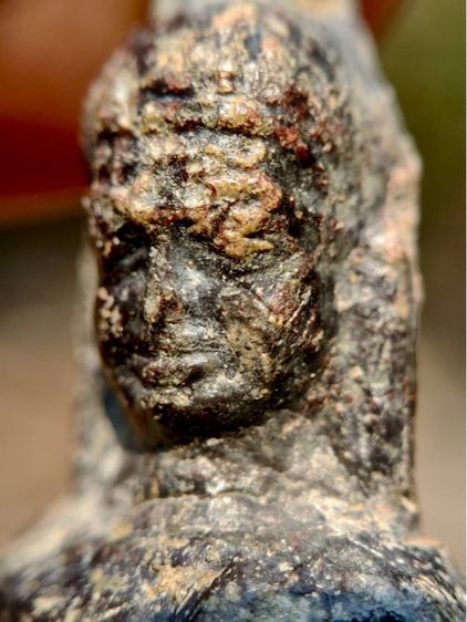 พระหูยาน กรุเก่า กรุวัดพระศรีรัตนมหาธาตุลพบุรี เนื้อชินสนิมแดง  รูปที่ 2