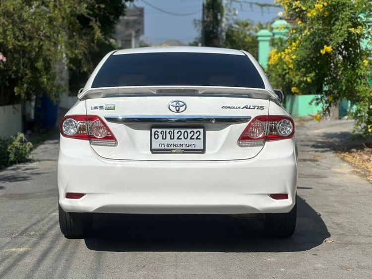 Toyota Altis 2013 1.6 E CNG Sedan เบนซิน NGV เกียร์อัตโนมัติ ขาว รูปที่ 2