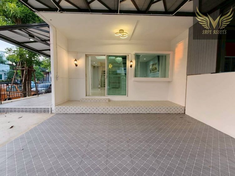 Land and Houses มีบางส่วน 2013 บ้านทาวน์โฮม 2 ชั้นแปลงมุมติดถนนเมน รูปที่ 2