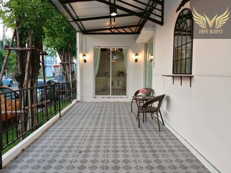 Land and Houses มีบางส่วน 2013 บ้านทาวน์โฮม 2 ชั้นแปลงมุมติดถนนเมน รูปที่ 4