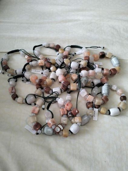 สร้อยข้อมือหยกพม่าแท้แบบถักเชือก