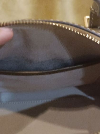 กระเป๋า Tory burch ทรงหมอน ขนาด 10 นิ้ว ของแท้ ใช้งานแค่ครั้งเดียว รูปที่ 6