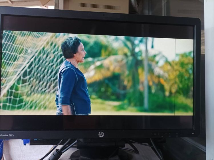 จอ Hp 22 นิ้ว รุ่น E221c ปรับสูงต่ำ ทะแยงได้หมด มีช่องต่อ disply vga dvi usb av in และช่องต่อพริ้นเตอร์ มีลำโพงในตัว ขายเพียง 590 บาท  รูปที่ 11