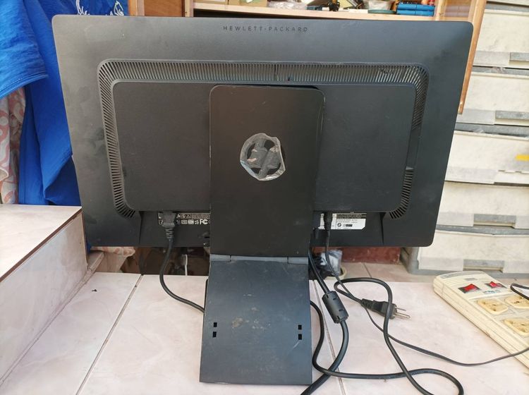 จอ Hp 22 นิ้ว รุ่น E221c ปรับสูงต่ำ ทะแยงได้หมด มีช่องต่อ disply vga dvi usb av in และช่องต่อพริ้นเตอร์ มีลำโพงในตัว ขายเพียง 590 บาท  รูปที่ 6