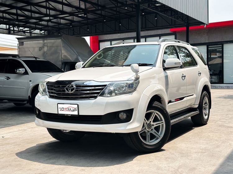 Toyota Fortuner 2011 2.7 V Utility-car เบนซิน LPG เกียร์อัตโนมัติ ขาว