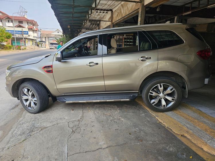 Ford Everest 2015 3.2 Titanium Plus 4WD Utility-car ดีเซล ไม่ติดแก๊ส เกียร์อัตโนมัติ บรอนซ์ทอง รูปที่ 4