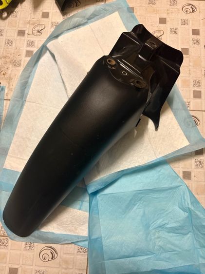 ชิ้นดำด้านหน้าเวฟ
