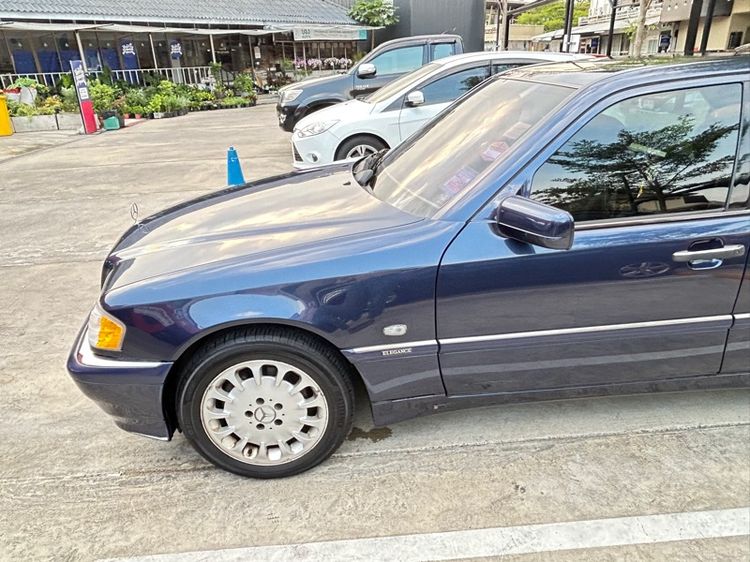 รถ Mercedes-Benz C-Class C200 สี น้ำเงิน